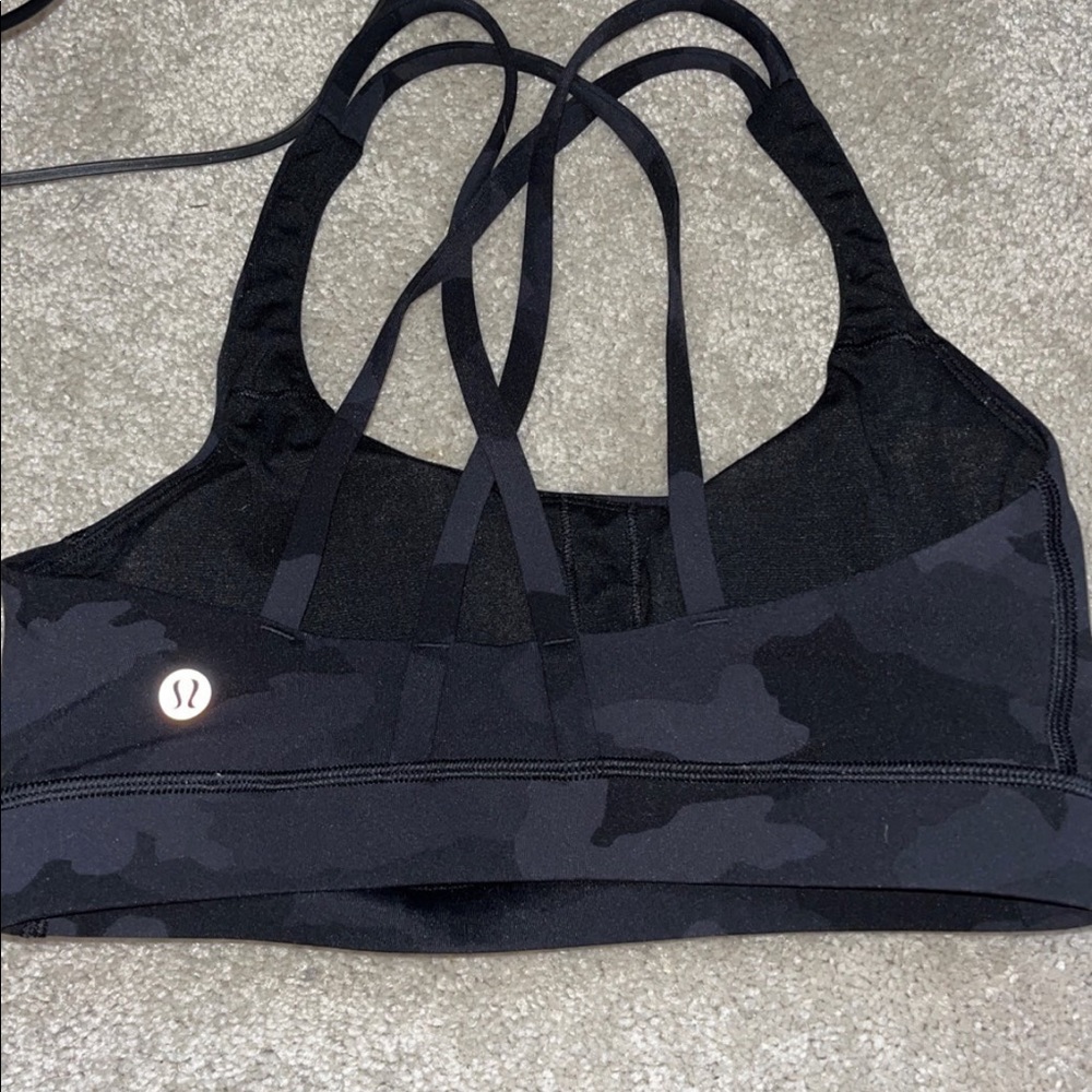Lululemon camo sports bra